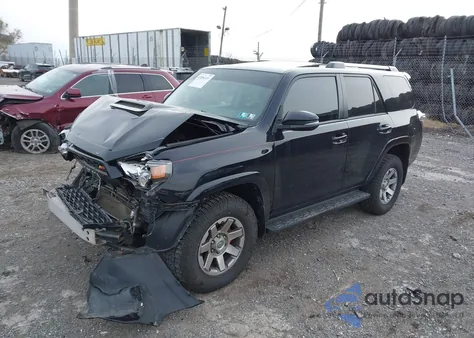 2015 Toyota 4Runner Trail Premium z USA, uszkodzony, nr VIN JTEBU5JR5F5231801